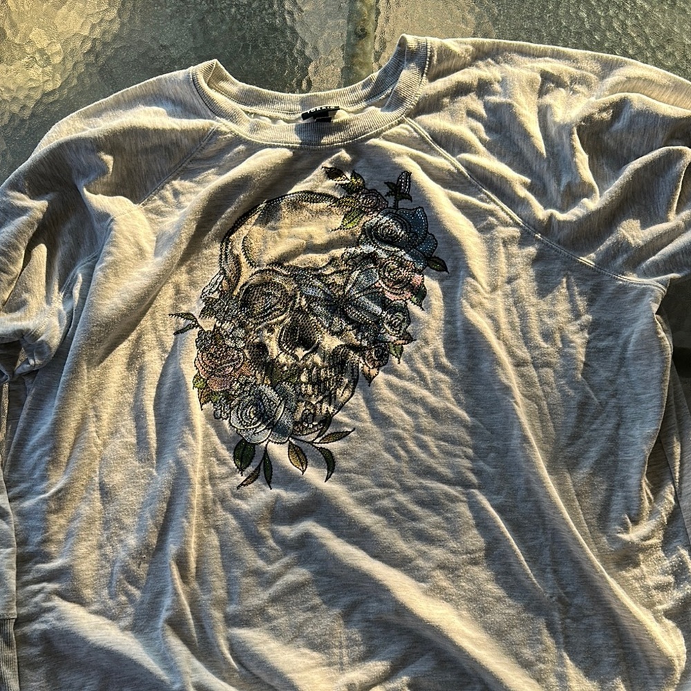 Women’s Gray Graphic Shirt